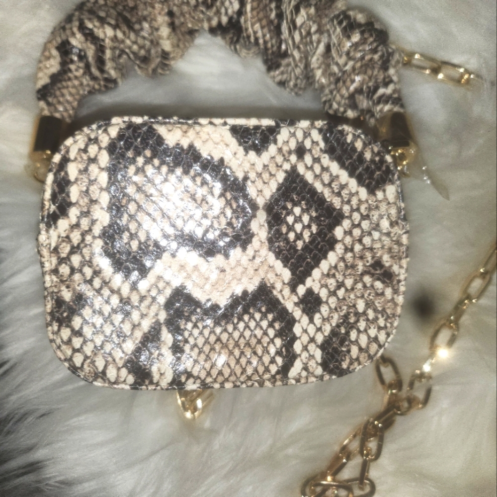 AUTHENTIC NWOT The SANT mini kinchaku bag